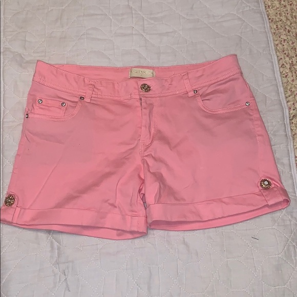 MISS MORENA women’s shorts in pink - Picture 1 of 3